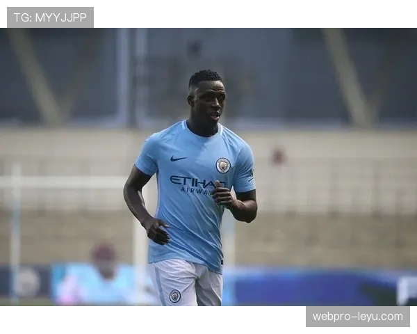 门迪状态回暖助法国队力争荣誉，国家队表现引热议