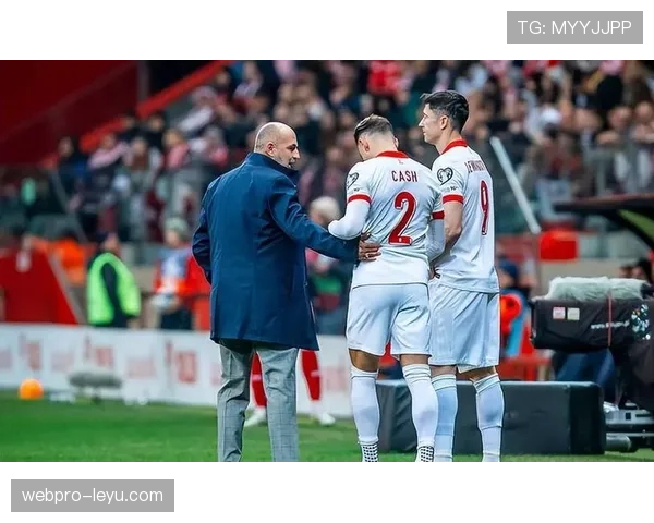 波兰前锋加盟巴萨，球队竞争力显著提升引关注