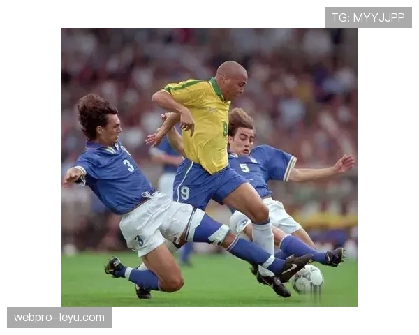 马尔蒂尼的防守艺术：从战术大师到足球美学的永恒典范