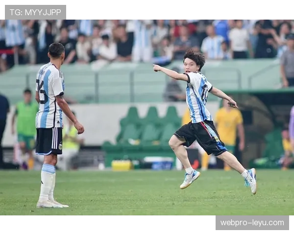 马赛逆转取胜,明星球员闪耀全场 马赛逆转取胜,明星球员闪耀全场